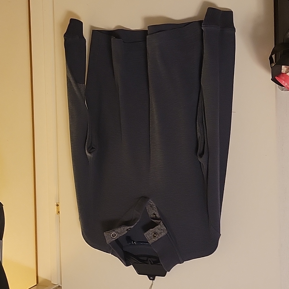 Mens perry Ellis pull over size medium